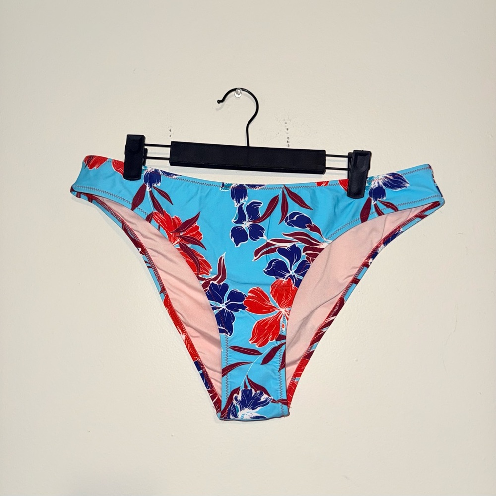 Cupshe | Floral Bikini Bottom in Blue and Red